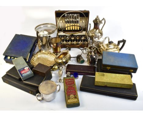A collection of silver plate to include a cased canteen, various loose flatware, cake stand etc.&nbsp;&nbsp;Additional Inform
