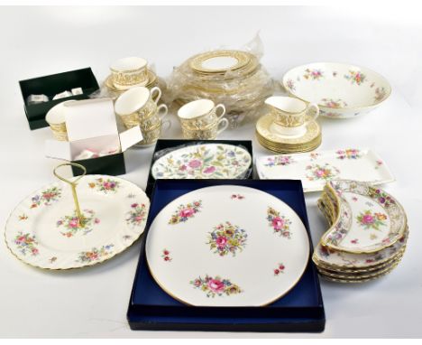 ROYAL WORCESTER; a 'Hyde Park' pattern part tea/dinner service comprising seven teacups, cream jug, sugar bowl, six saucers, 