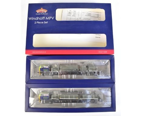 BACHMANN BRANCH-LINE; a boxed 31-376 DC Windhoff MPV Network Rail 2 Piece Set.Additional InformationModel appears in good con