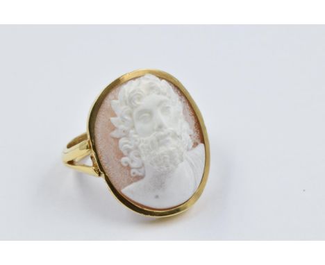 Gold shell carved cameo portrait ring 