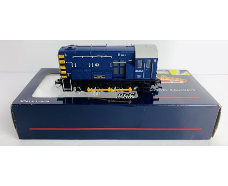 Bachmann OO Gauge 32-102K Class 08 484 Port of Felixstowe Bachmann Collectors Club Loco Boxed. P&amp;P Group 2 (£18+VAT for t