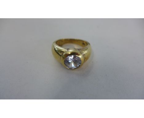 A gold single stone ring, tests to approx 18ct, size K, approx 5.1 grams 