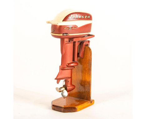 Vintage Johnson model working motor for toy boat. Vintage K&amp;O 1957 Johnson 25HP miniature motor for model boats. The lowe