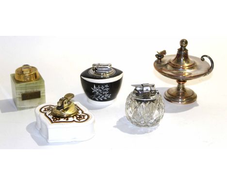 Group of five table lighters with ceramic bases, one Colibri made by Carltonware, further lighter with a Carltonware base, br