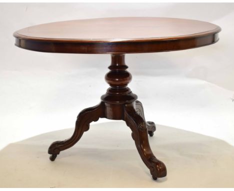 Victorian mahogany circular pedestal dining table on a tripod base, 103cm diam