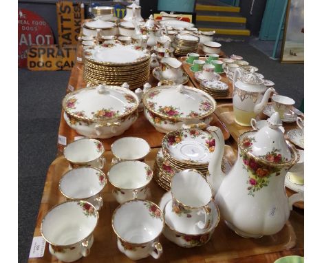 Four trays of Royal Albert 'Old Country Roses' tea, coffee and dinner ware: Fifteen dinner plates, with two lidded vegetable 