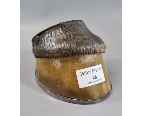 19th century ponies hoof inkwell with silver plated (worn) mounts, hinged cover and shoe.  Foliate engraved name stating: 'Bo