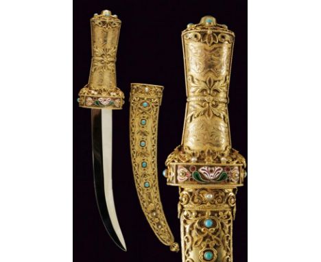 dating: early 20th Century provenance: Hungary, Curved, double-edged blade. Silver, gilded grip, richly carved with floral mo