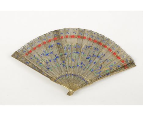 A CHINESE FILIGREE AND ENAMEL BRISEE FAN, Qing Dynasty, early 19th century, each side enamelled with a central shield-shaped 