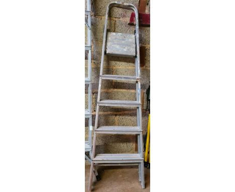 FOUR STEP ALUMINIUM STEP LADDER