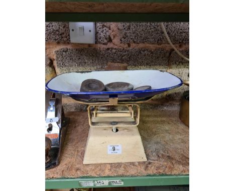PAIR OF VINTAGE KITCHEN SCALES WITH WEIGHTS