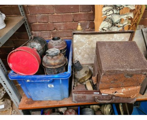 2 CARTONS OF MISC TILLEY LAMPS, BRASS STOVE PARTS, A RUSTY TIN WITH A COOKING STOVE &amp; RESIN TABLE LAMP BASE