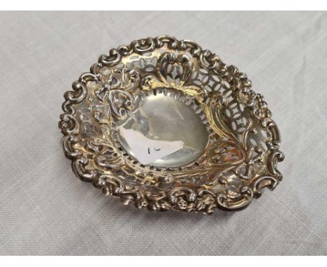 SMALL SILVER TRINKET DISH WITH PIERCED SIDE, 18g