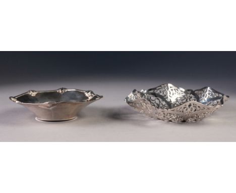 INTER-WAR YEARS SILVER PIERCED BON BON DISH, Birmingham 1931 and another plain BON BON DISH, Birmingham 1931, 5 1/2oz all-in 