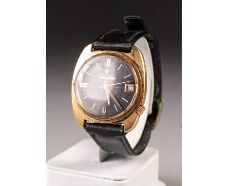 GENTS VINTAGE BULOVA ACCUTRON DATE WRIST WATCH, with battery tuning fork movement, circular black dial with batons, sweep sec