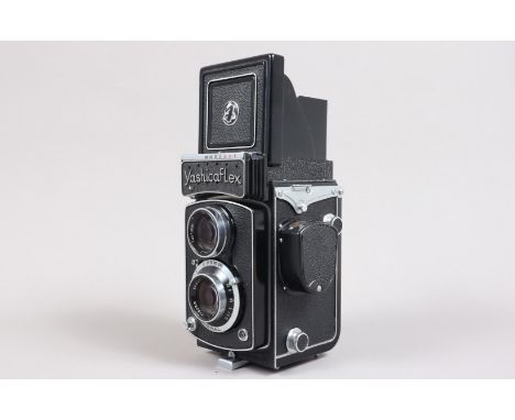 A Yashicaflex S TLR Camera, serial no 23527, Copal B, 1-10Tth-200th's shutter, shutter working, meter responsive, with Yashim