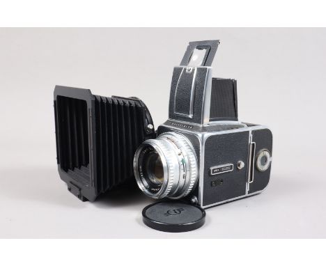 A Hasselblad 500 C Camera, serial no CR 33357, shutter working, body G, light wear, chrome scratch to left hand bottom edge, 