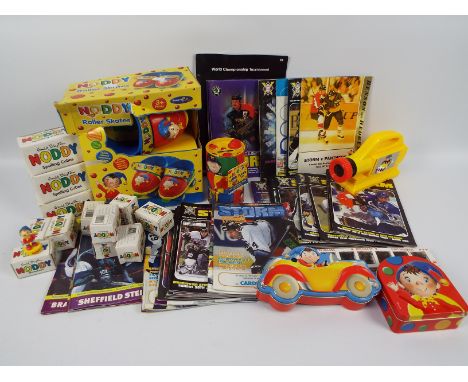 A collection of Noddy branded items to include slide projector and slides, miniature figures and similar and a quantity of ic