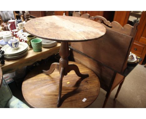 A Georgian oak circular topped tripod table 