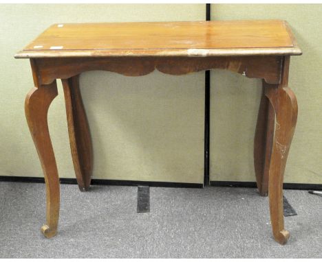 A hall console table, on cabriole legs, 20th century, 73 cm high x 93 cm wide x 38 cm wide 