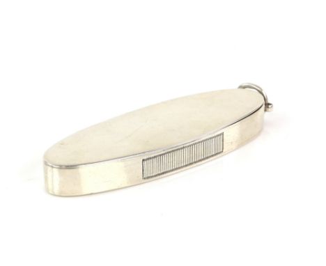 Victorian oval silver vesta case, by Edward Hutton, London 1886, 7 cm long, 34 gr.         