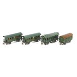 2 Personen- und 2 Gepäckwagen Märklin,