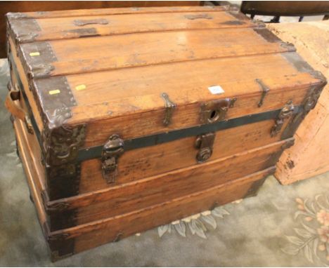 Vintage pine metal banded trunk.(B.P. 24% incl. VAT)