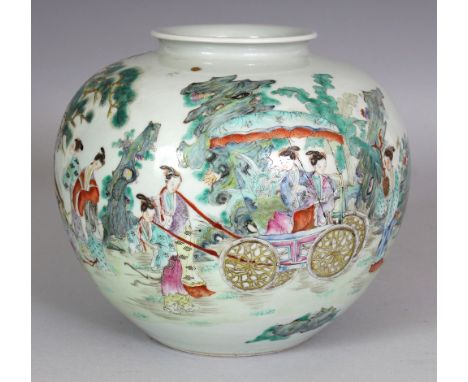 A FINE QUALITY 19TH CENTURY CHINESE FAMILLE ROSE PORCELAIN VASE, the sides painted in fine detail with a scene of two ladies 