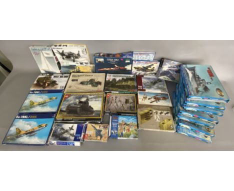 EX DEALER STOCK: 27x assorted model kits of various makes and scales including Swift Models, Mirage, Aoshima etc. All appear 