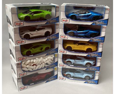 10 Maisto 1/18 scale diecast model cars. All boxed.