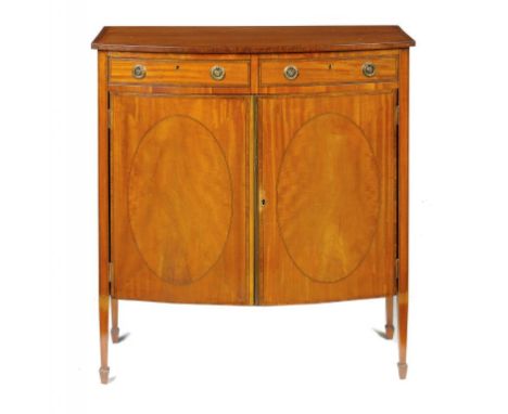 AN EDWARD VII SATINWOOD COMMODE, C1910  in George III style, crossbanded in rosewood and line inlaid, 99cm high; 45 x 92cm, b