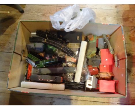 A good quantity of model railway, to include: a Hornby R850/5 Flying Scotsman engine and tender, assorted rolling stock, trac