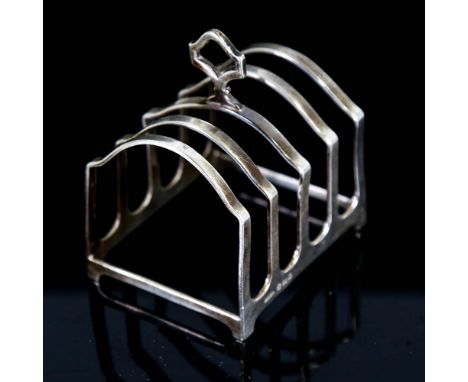 A George V silver 5-bar toast rack, by Collingwood & Sons Ltd, hallmarks Birmingham 1923, length 8cm, height 10cm, 3.7ozNo da