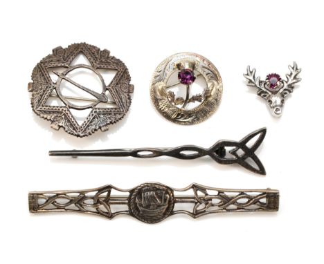 Five silver Scottish Celtic design brooches, 30gm
