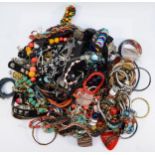 A quantity of costume jewellery