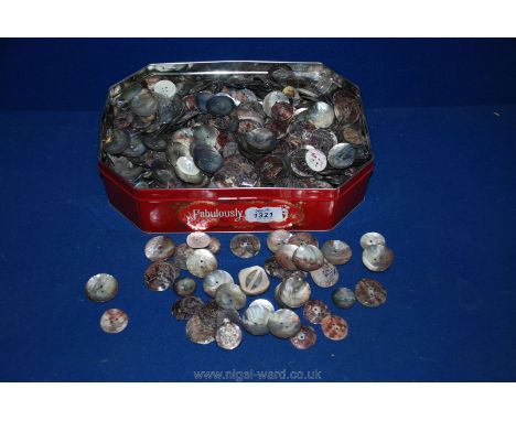 A large quantity of loose mother of pearl and abalone Buttons