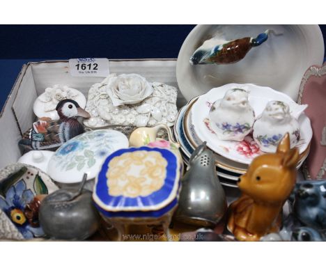 A box of small china items including pin dishes, trinket pots, bird ornaments, pair of Hammersley bird cruet, pair of fruit P