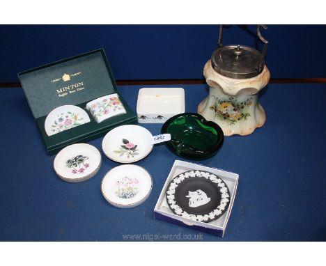 A quantity of china including Crown Devon biscuit jar, royal Worcester, Wedgwood trinket dishes, Minton dish and vase, etc