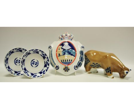 Sargadelos of Spain model bull, boxed; a wall plaque, boxed; two trinket dishes, boxed (4) 