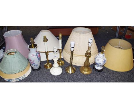 Lighting - various 20th century table lamps including a modern silded softwood baluster column example; brass ionic column la