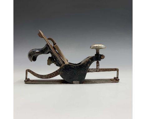 A Stanley No. 113 compass plane, the leaver cast Stanley Rule &amp; Level Co. Width 26cm.