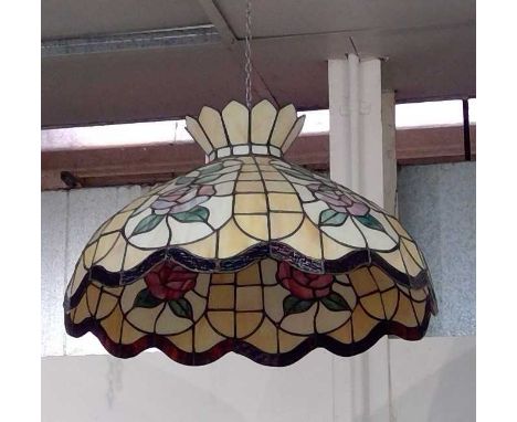 A Tiffany-style centre light fitting. Height 30cm.