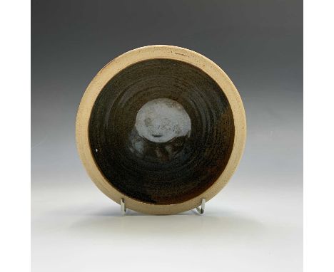 A studio pottery bowl, possibly by Michael Leach, impressed seal marks, diameter 16.5cm.