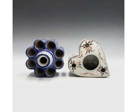 A Delft heart shaped inkwell and pen holder decorated in polychrome enamels, height 5.5cm, together with a blue and white pai