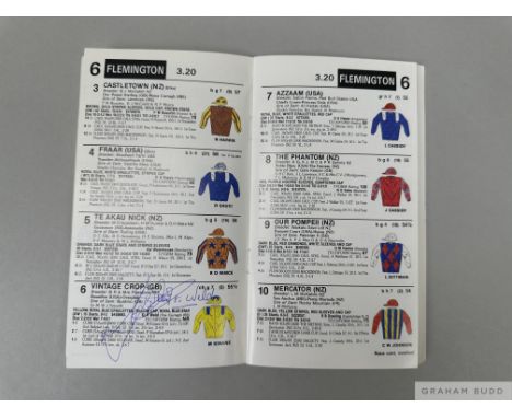 Racecard for the 1993 Melbourne Cup signed by the winning trainer and jockey Dermot Weld and Mick Kinane,
signature in blue i
