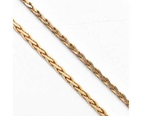 An Italian hallmarked 9ct gold C link chain necklace. The 9ct gold necklace having C links to spring ring clasp. Hallmarked w