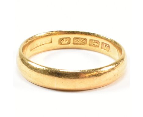 A hallmarked 22ct gold band ring. Hallmarked for Birmingham, 1945. Sponsor's mark rubbed.&nbsp;Size P.5.&nbsp;Weighs 5.2g. Al