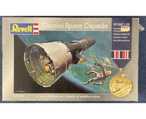 Gemini Space Capsule Plastic Model Kit (scale 1:24 Length 25.4 cm) by Revell 2012 outer box is torn on one end but contents s