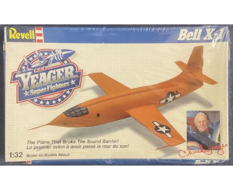 Bell X 1 Yeager Superfighters The Plane that broke the Sound Barrier! Plastic Model Kit (scale 1:32 Length 32.5 cm) by Revell