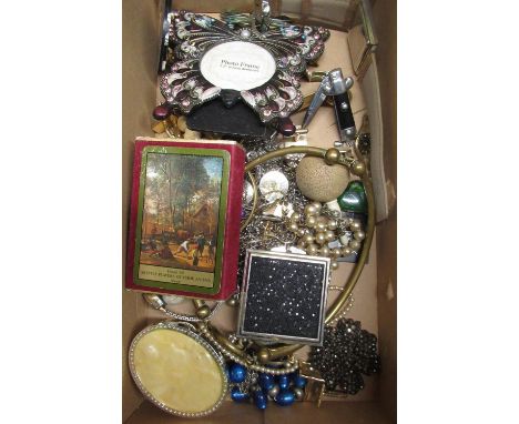 Collection of costume jewellery including an enamel dragonfly brooch, malachite stick pin, Sekonda and other wristwatches, Ar